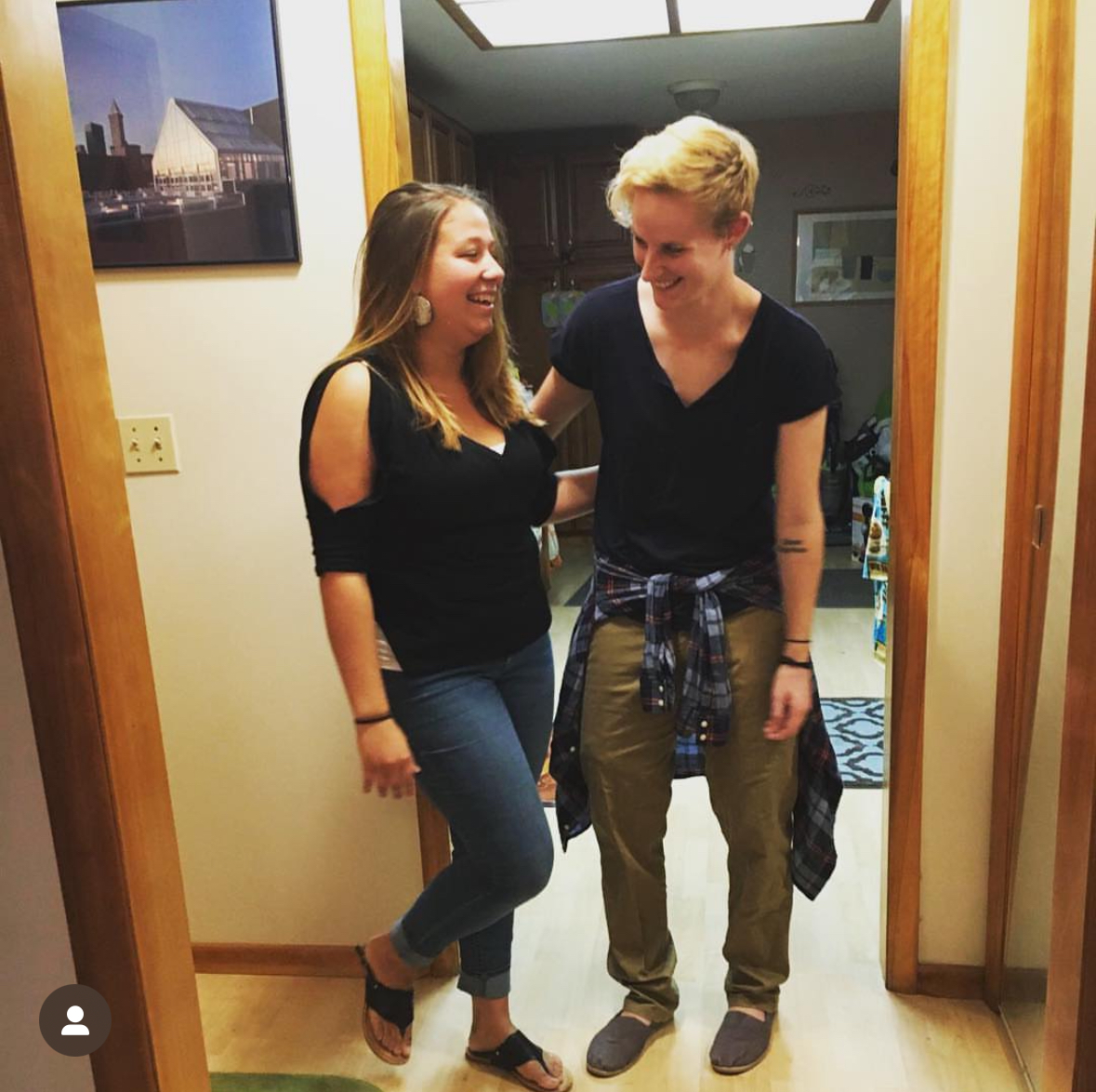 From friendship to more - Photo 2